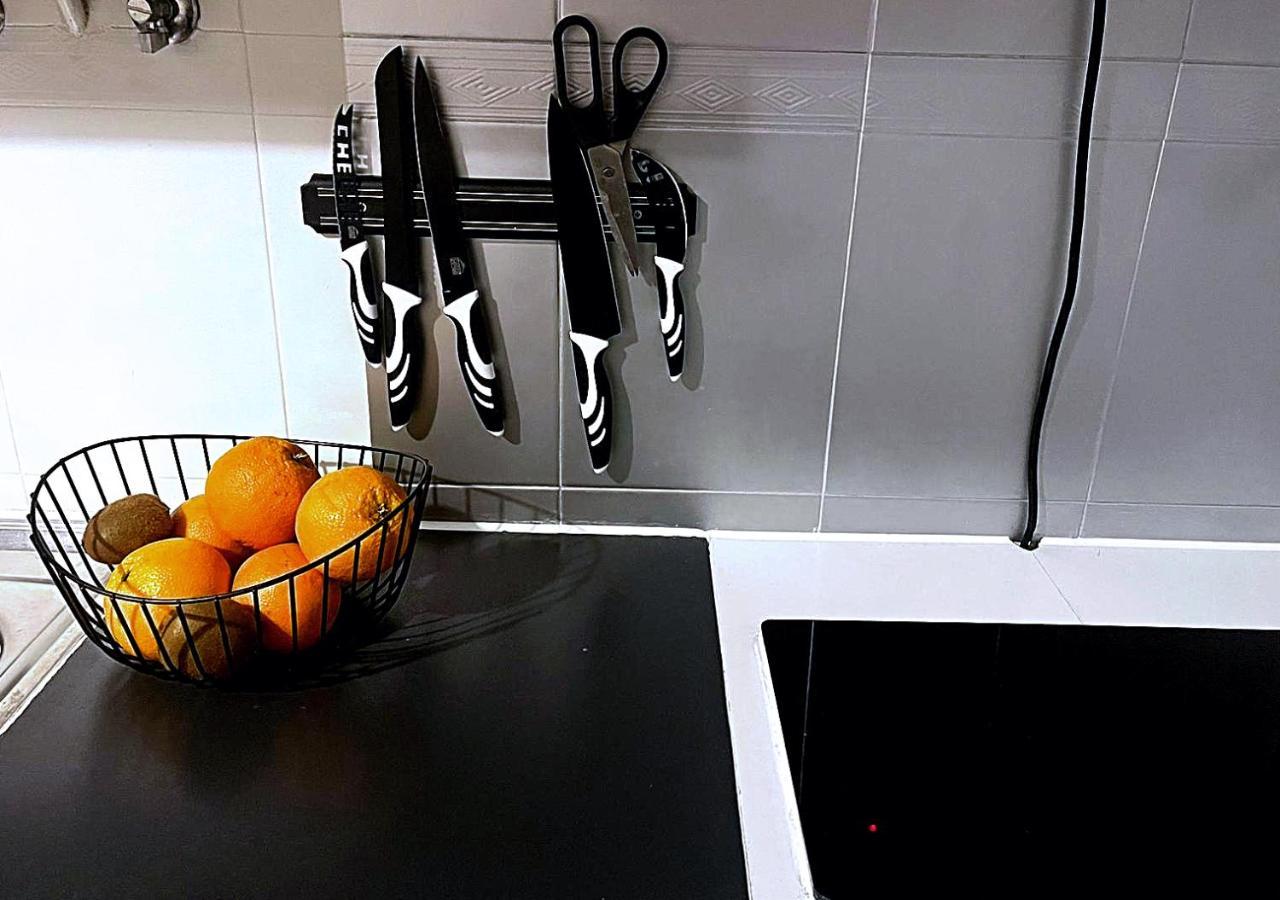 Rooms 10 Mins Walk From Train Station! Agualva-Cacem Екстер'єр фото
