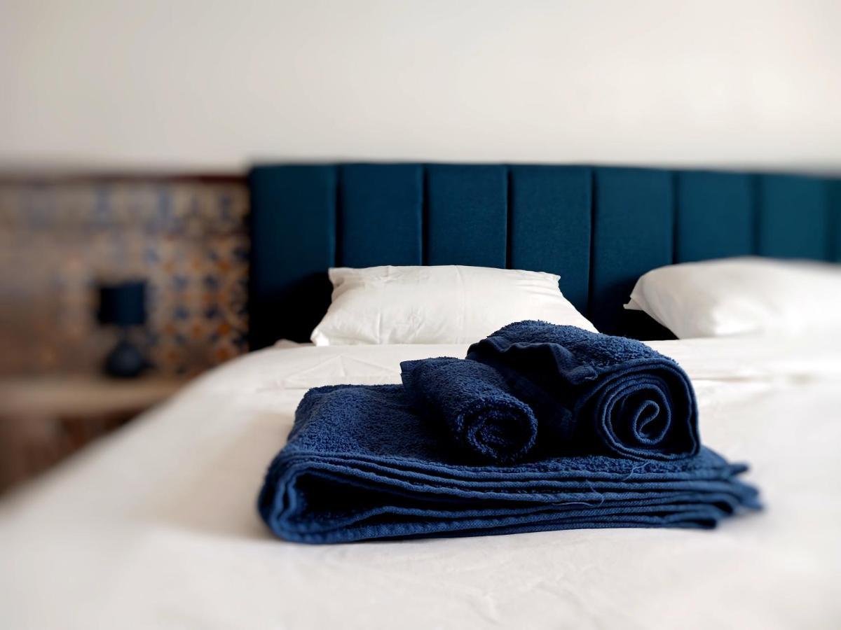 Rooms 10 Mins Walk From Train Station! Agualva-Cacem Екстер'єр фото