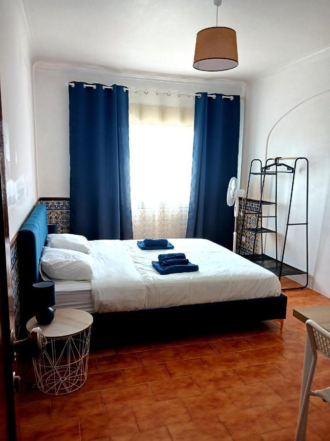 Rooms 10 Mins Walk From Train Station! Agualva-Cacem Екстер'єр фото