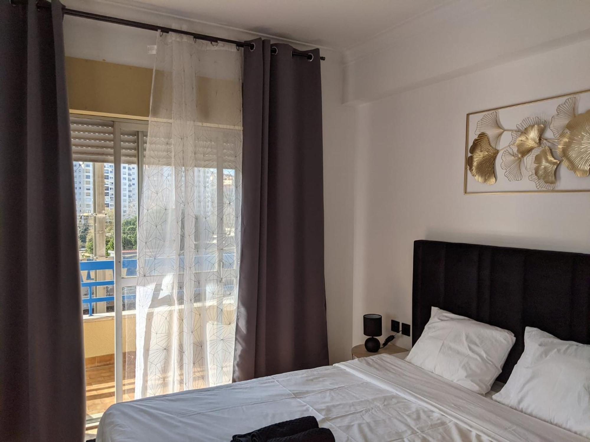 Rooms 10 Mins Walk From Train Station! Agualva-Cacem Екстер'єр фото