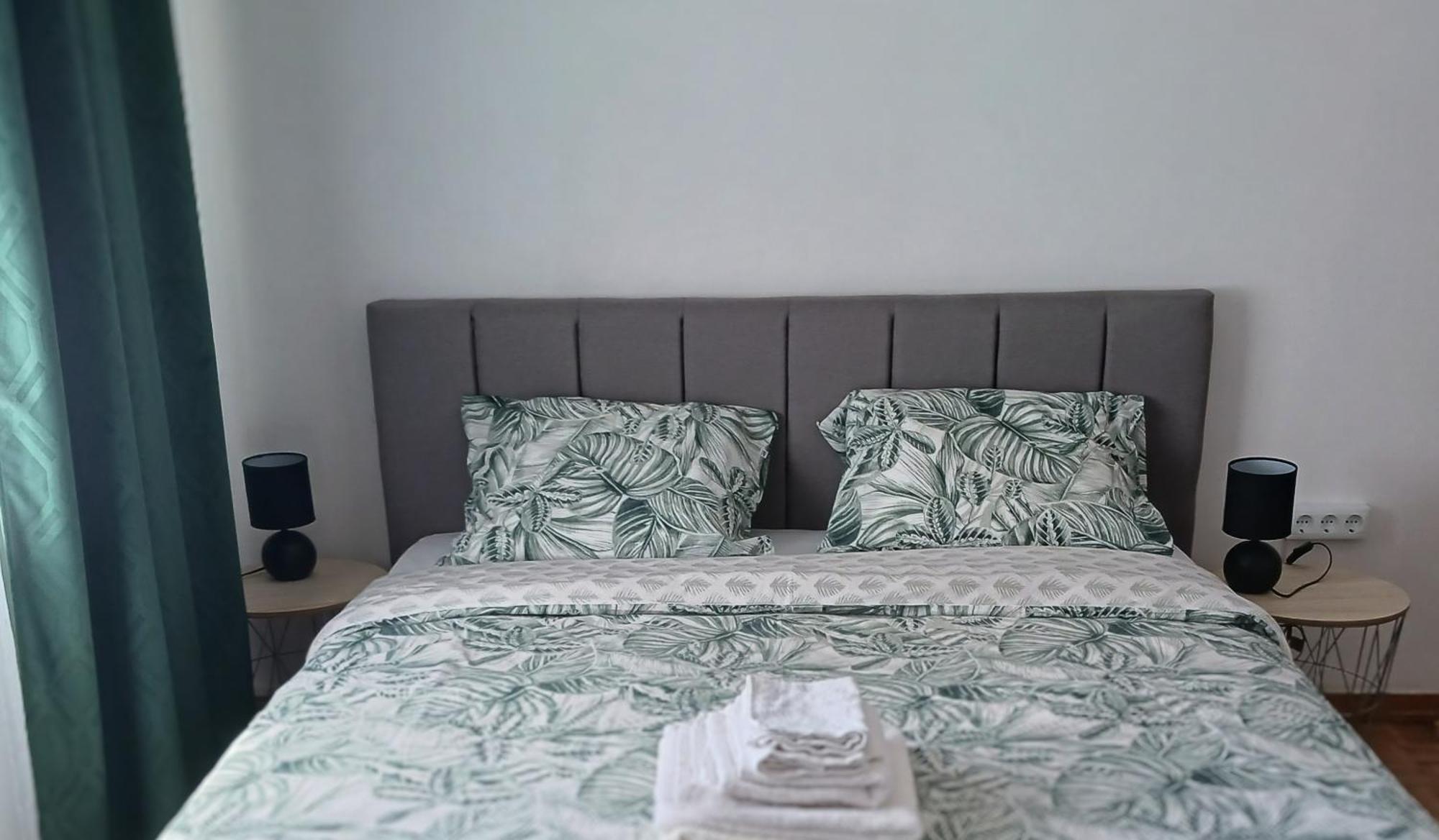 Rooms 10 Mins Walk From Train Station! Agualva-Cacem Екстер'єр фото