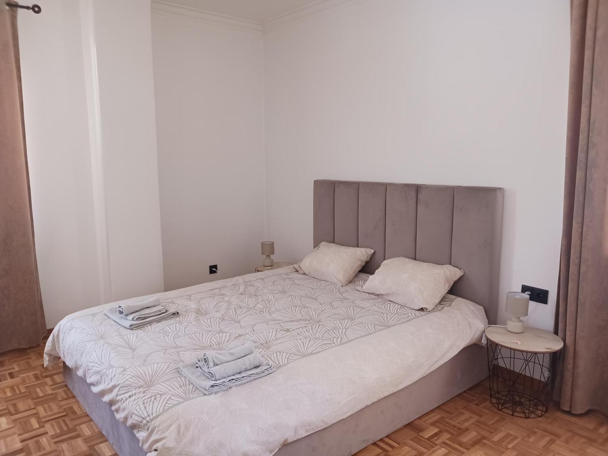 Rooms 10 Mins Walk From Train Station! Agualva-Cacem Екстер'єр фото