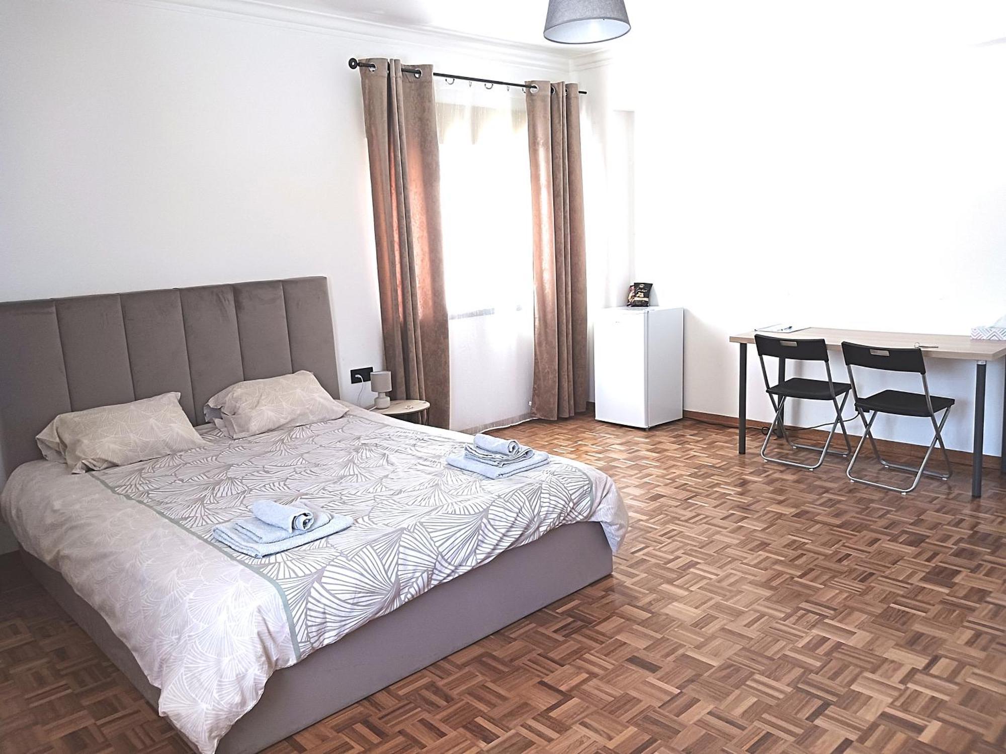 Rooms 10 Mins Walk From Train Station! Agualva-Cacem Екстер'єр фото